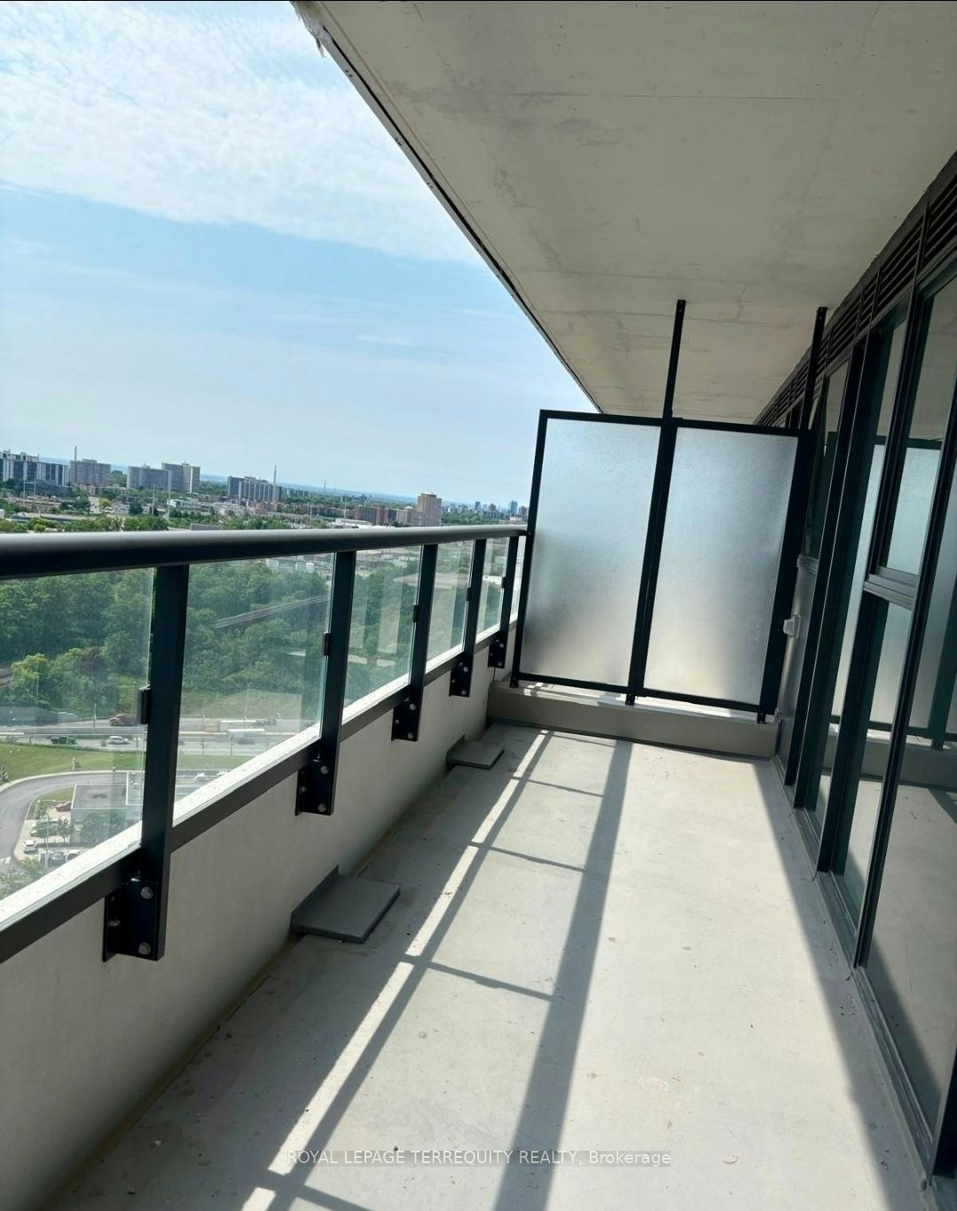 1106-10 Inn ON The Park Drive, Toronto, ON, M3C 0P9 - 27