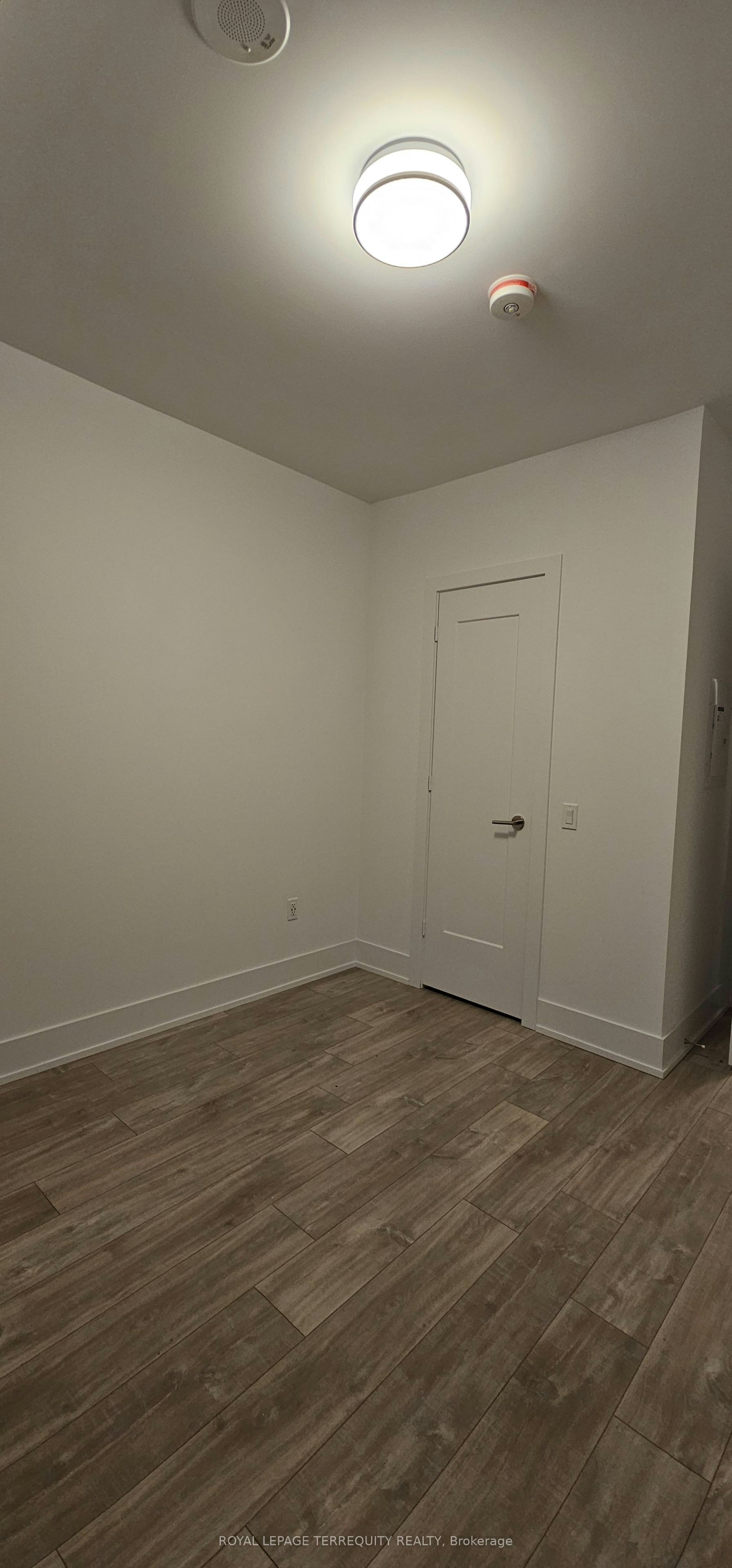 1106-10 Inn ON The Park Drive, Toronto, ON, M3C 0P9 - 18