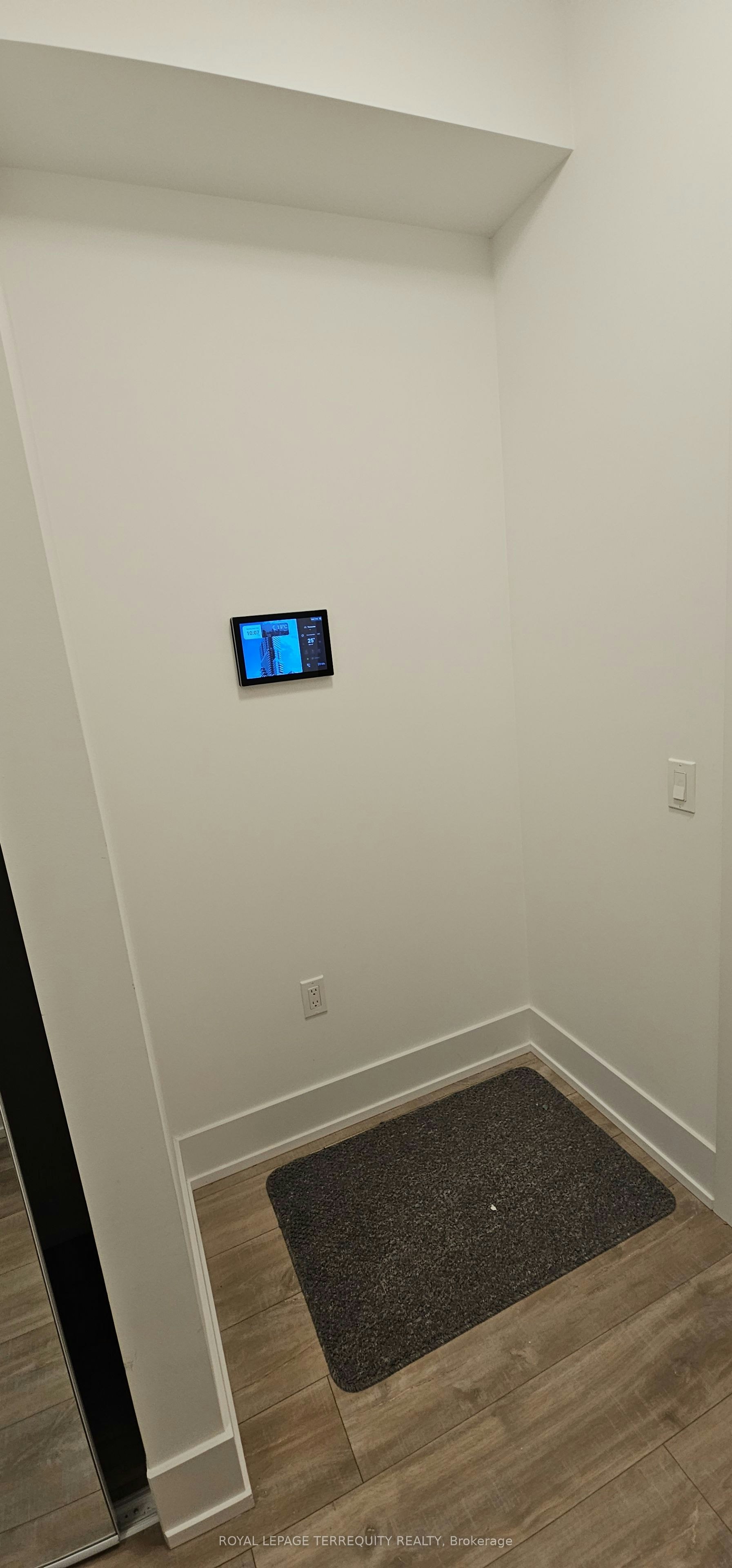 1106-10 Inn ON The Park Drive, Toronto, ON, M3C 0P9 - 5