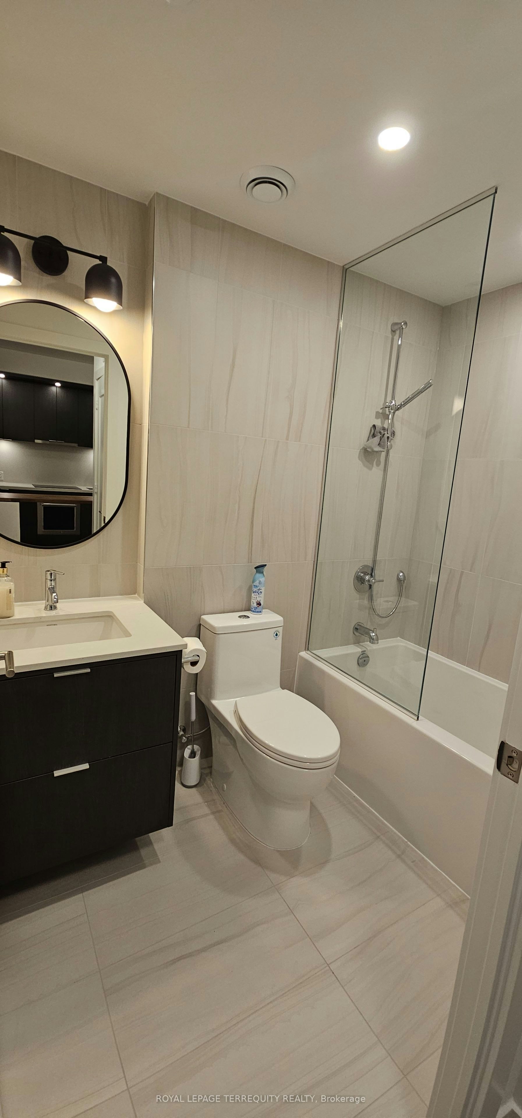 1106-10 Inn ON The Park Drive, Toronto, ON, M3C 0P9 - 14
