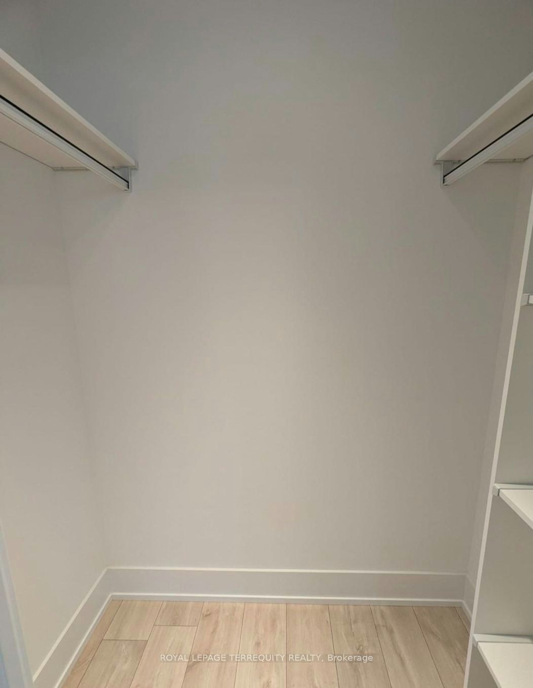 1106-10 Inn ON The Park Drive, Toronto, ON, M3C 0P9 - 21