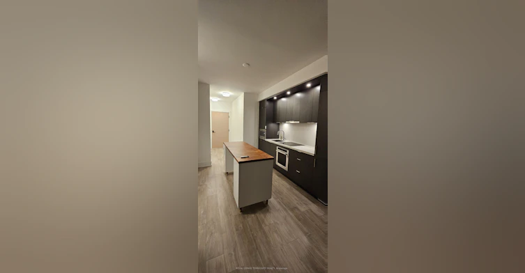 1106-10 Inn ON The Park Drive, Toronto, ON, M3C 0P9 - 11