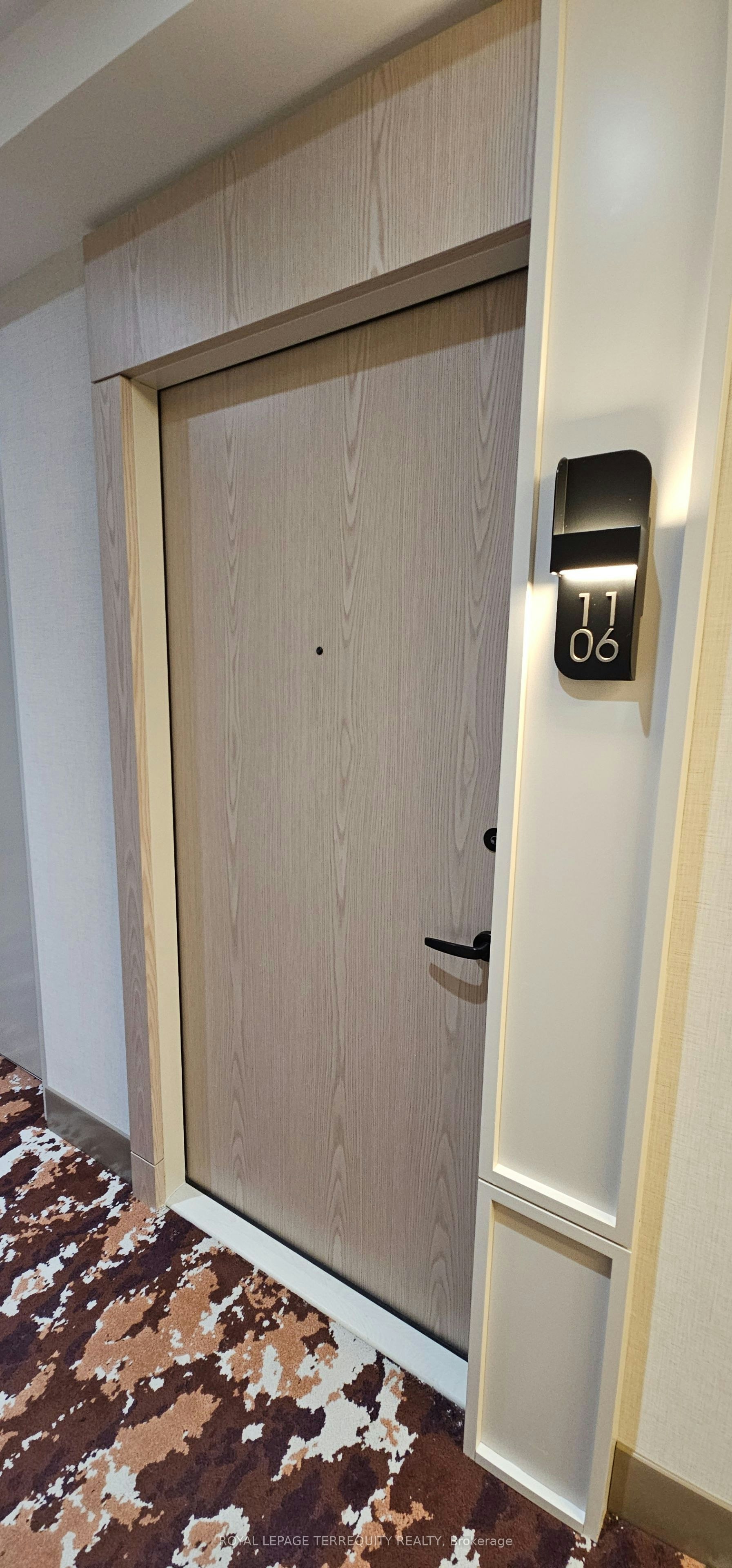 1106-10 Inn ON The Park Drive, Toronto, ON, M3C 0P9 - 2