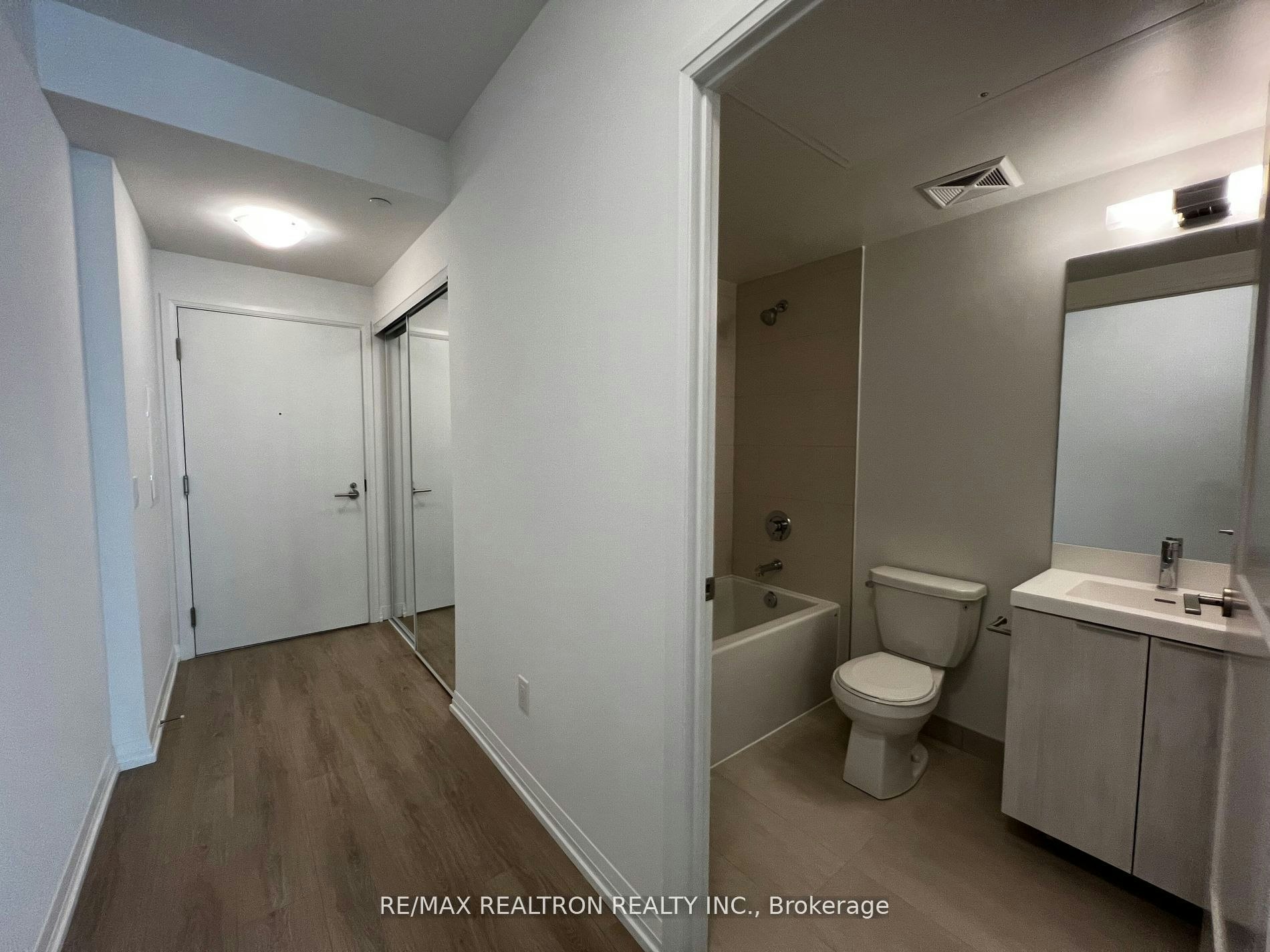 1210-8 Widmer Street, Toronto, ON, M5V 0W6 - 16