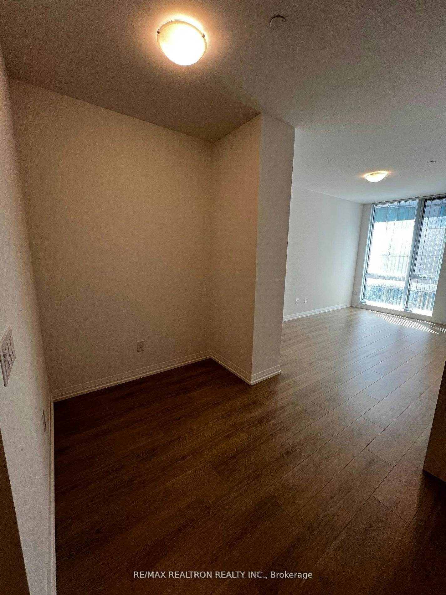 1210-8 Widmer Street, Toronto, ON, M5V 0W6 - 12