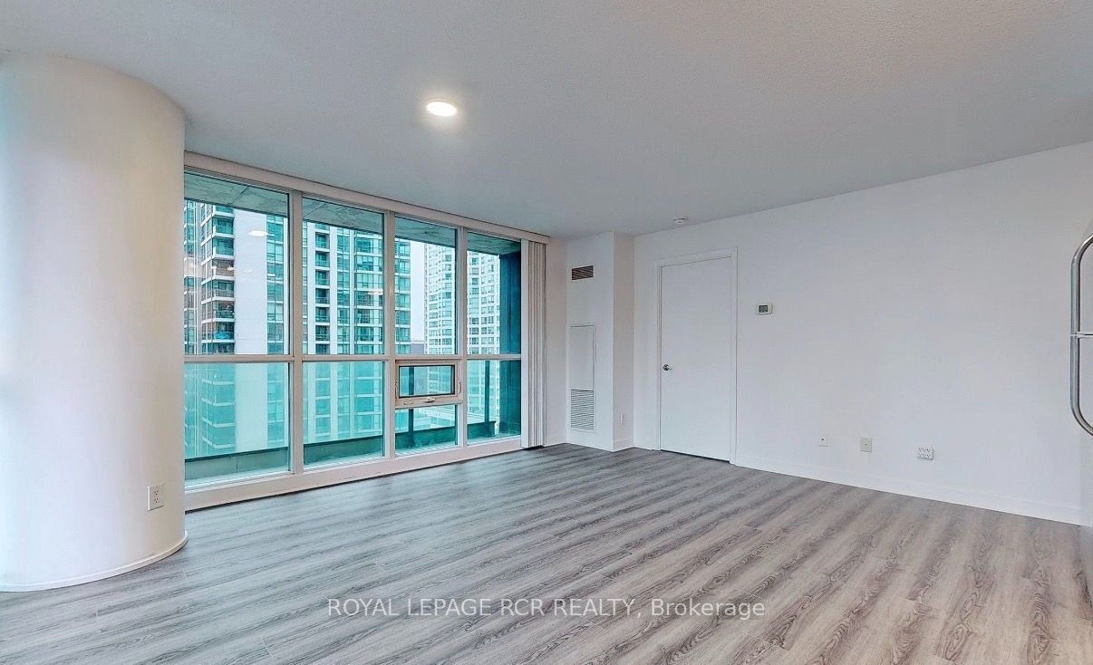 904-33 Bay Street, Toronto, ON, M5J 2Z3 - 5