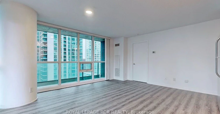 904-33 Bay Street, Toronto, ON, M5J 2Z3 - 5