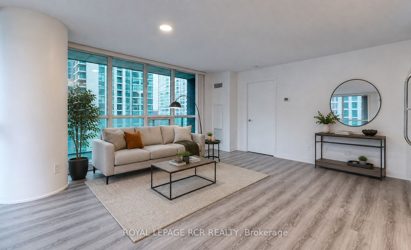 904-33 Bay Street, Toronto, ON, M5J 2Z3 - 4