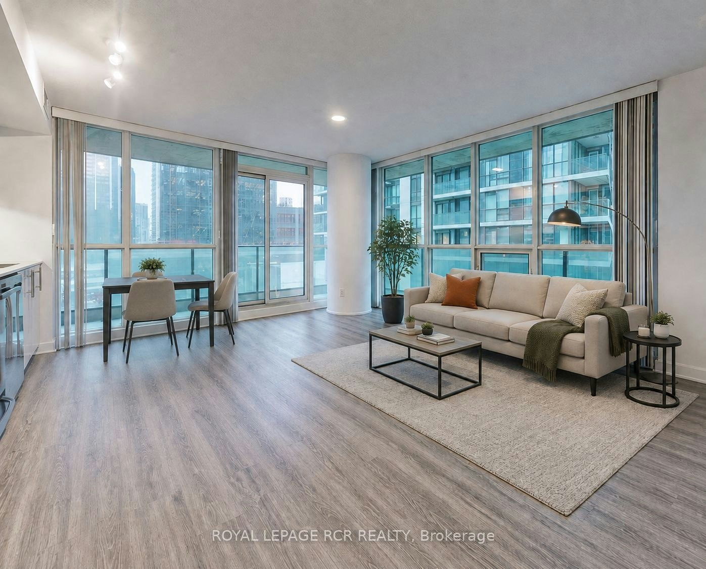 904-33 Bay Street, Toronto, ON, M5J 2Z3 - 2