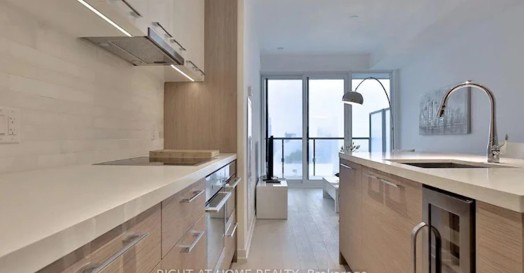4208-488 University Avenue, Toronto, ON, M5G 0C1 - 8