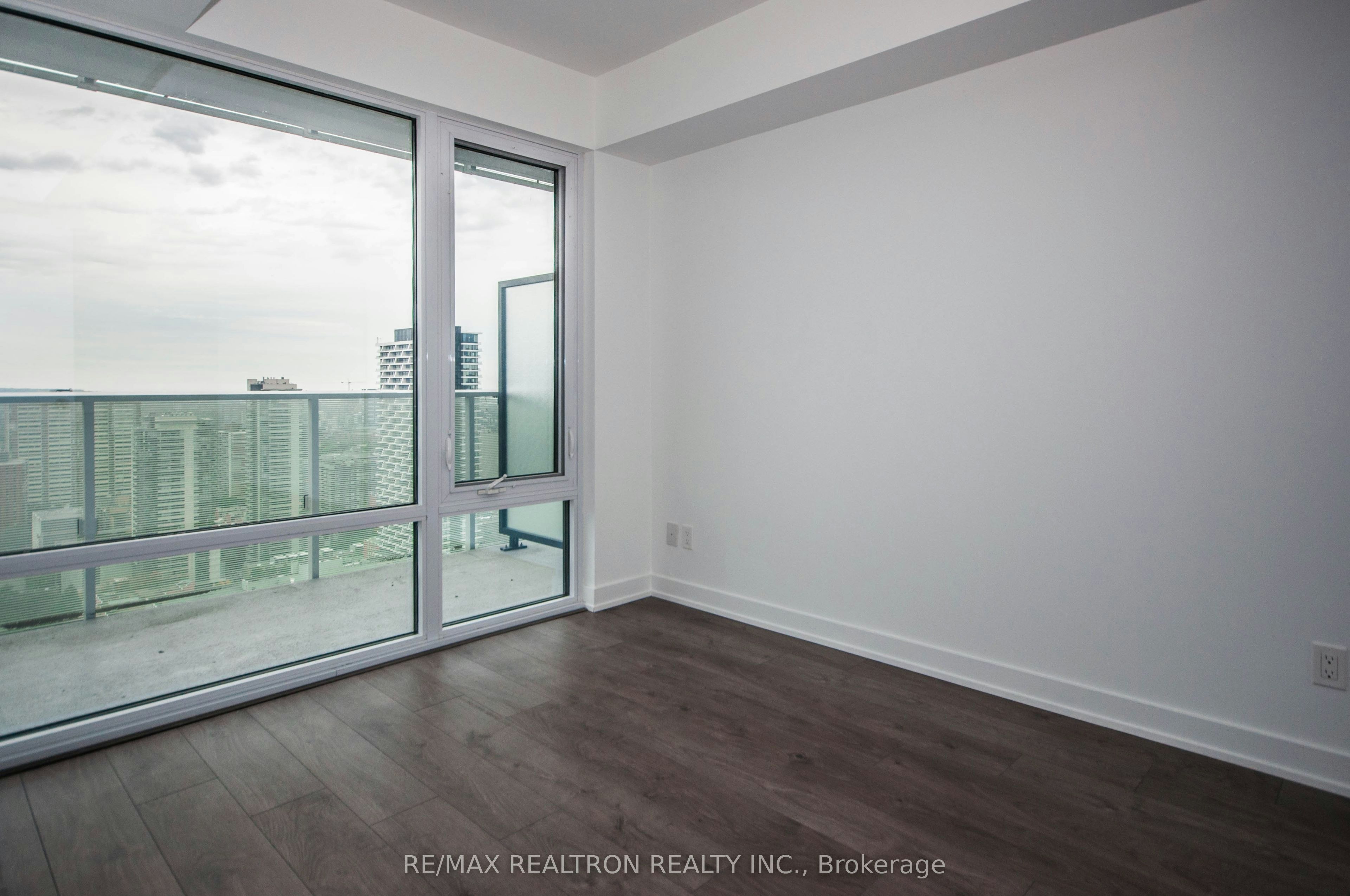 3007-501 Yonge Street, Toronto, ON, M4Y 0G8 - 2