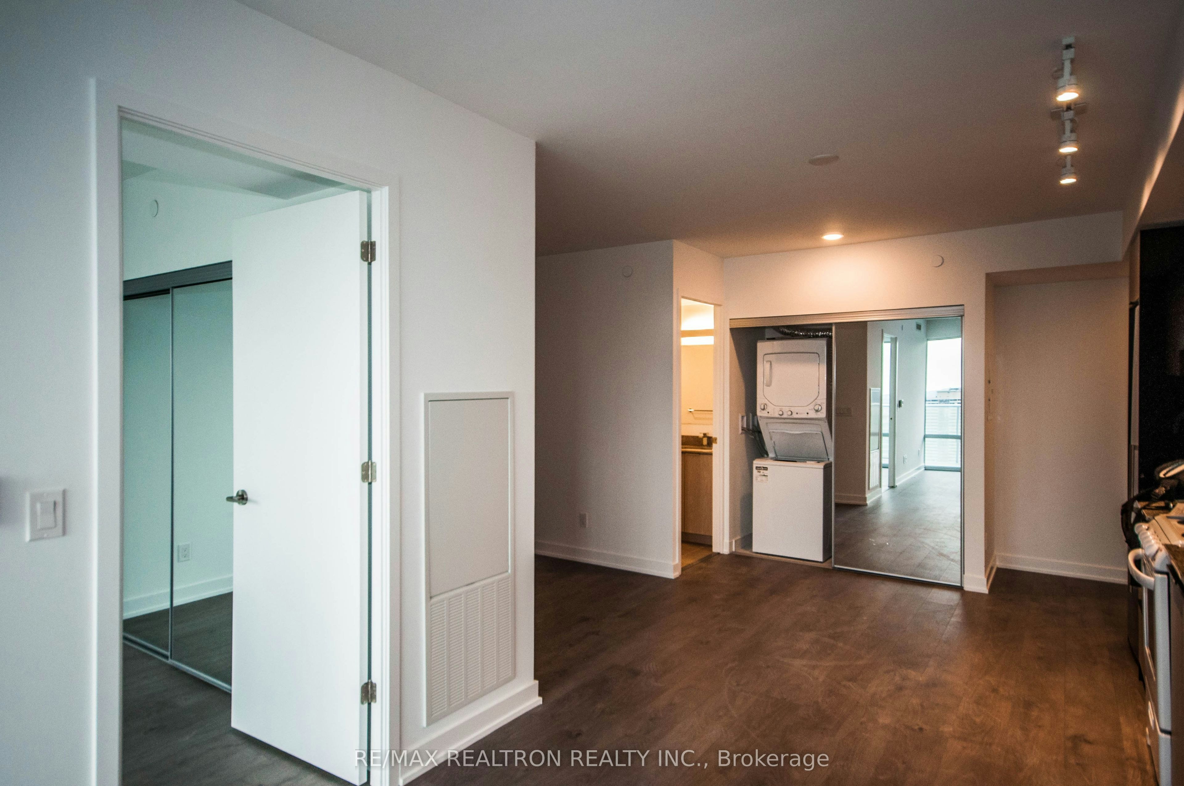 3007-501 Yonge Street, Toronto, ON, M4Y 0G8 - 9