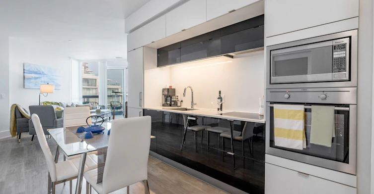 919-1 Edgewater Drive, Toronto, ON, M5A 0L1 - 10
