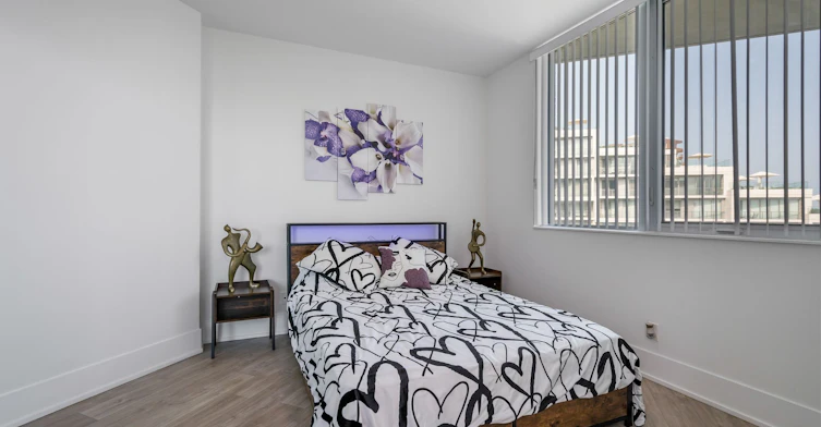919-1 Edgewater Drive, Toronto, ON, M5A 0L1 - 13