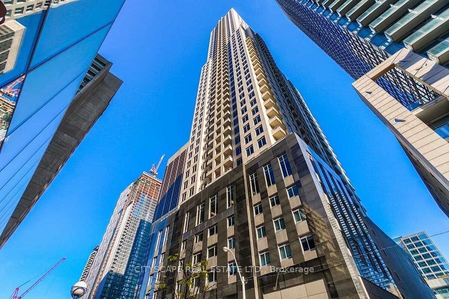 906-35 Balmuto Street, Toronto, ON, M4Y 0A3