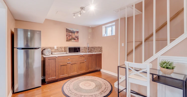 Room B-97 Allingham Gardens, Toronto, ON, M3H 1X9 - 2
