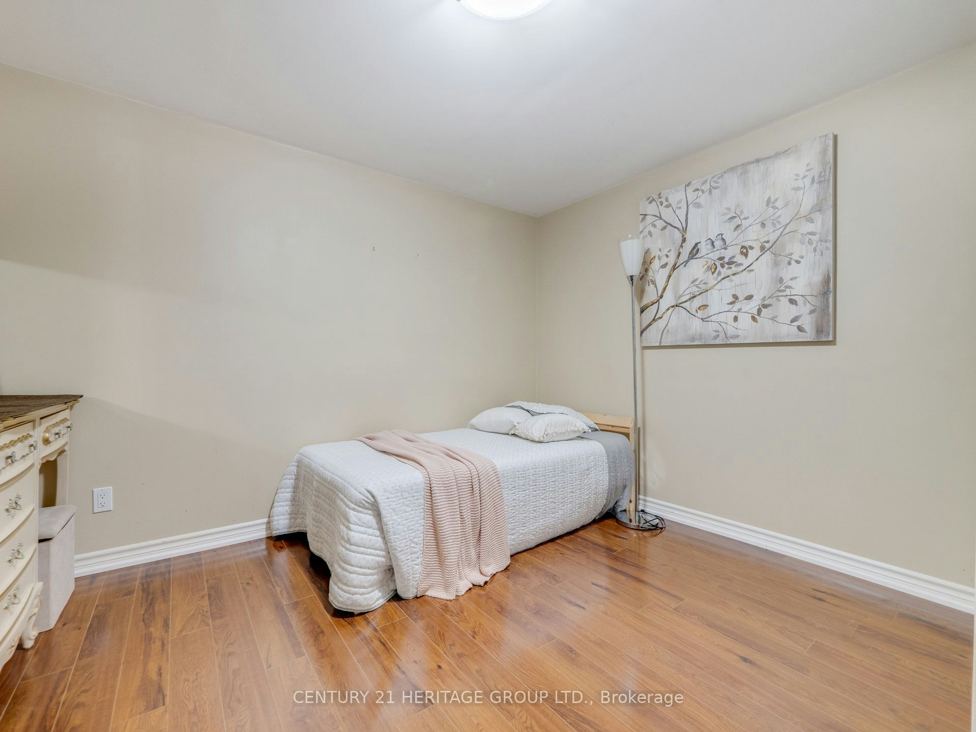 Room B-97 Allingham Gardens, Toronto, ON, M3H 1X9 - 6