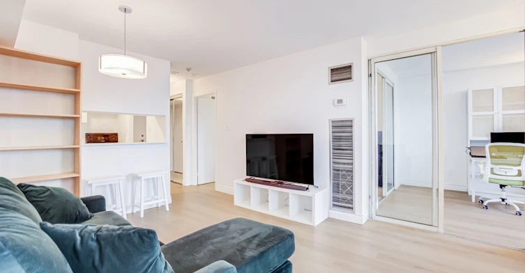 2602-633 Bay Street, Toronto, ON, M5G 2G4 - 10