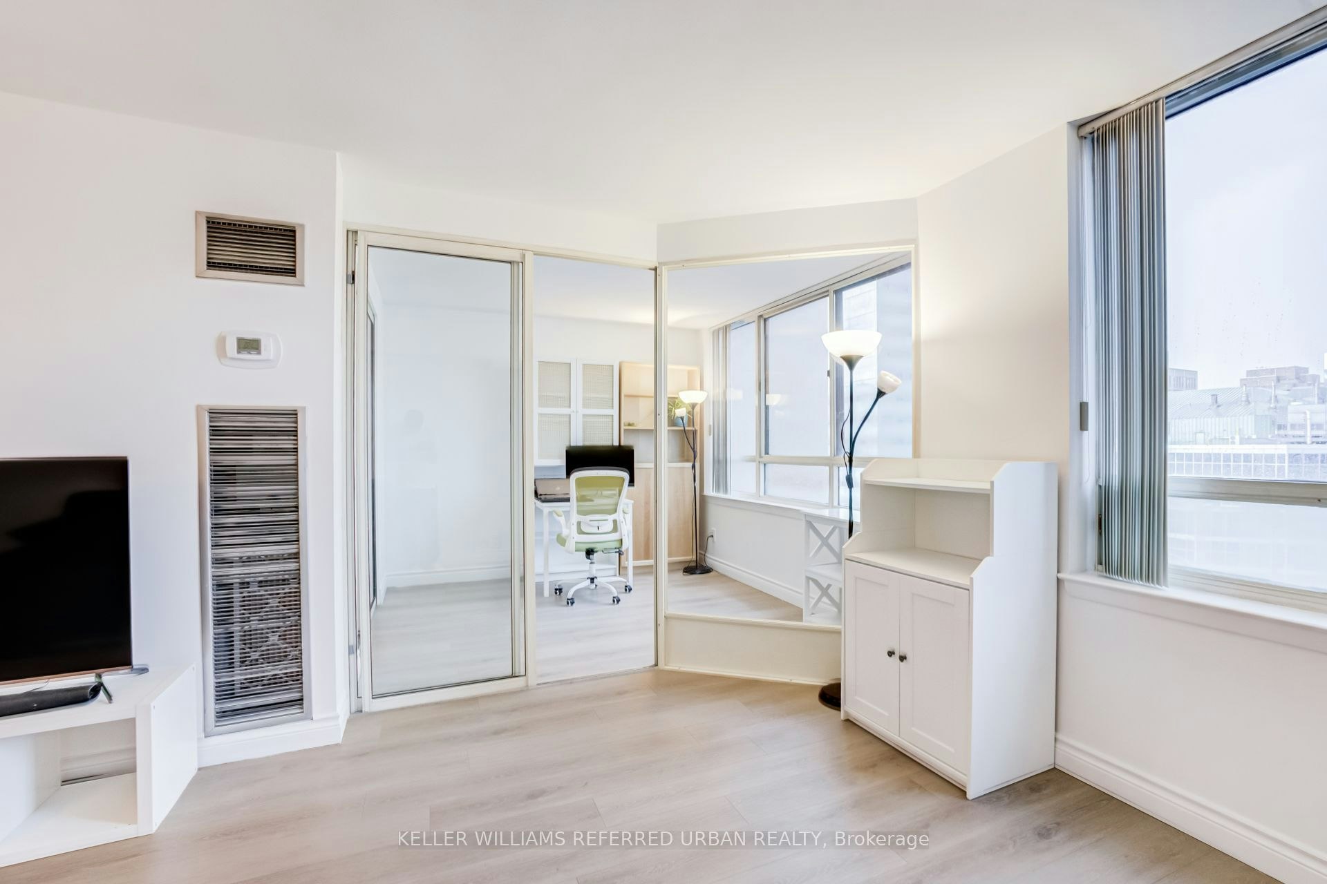 2602-633 Bay Street, Toronto, ON, M5G 2G4 - 11
