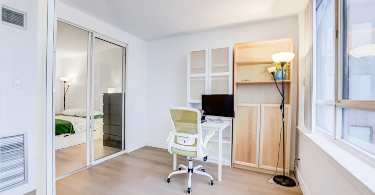 2602-633 Bay Street, Toronto, ON, M5G 2G4 - 26