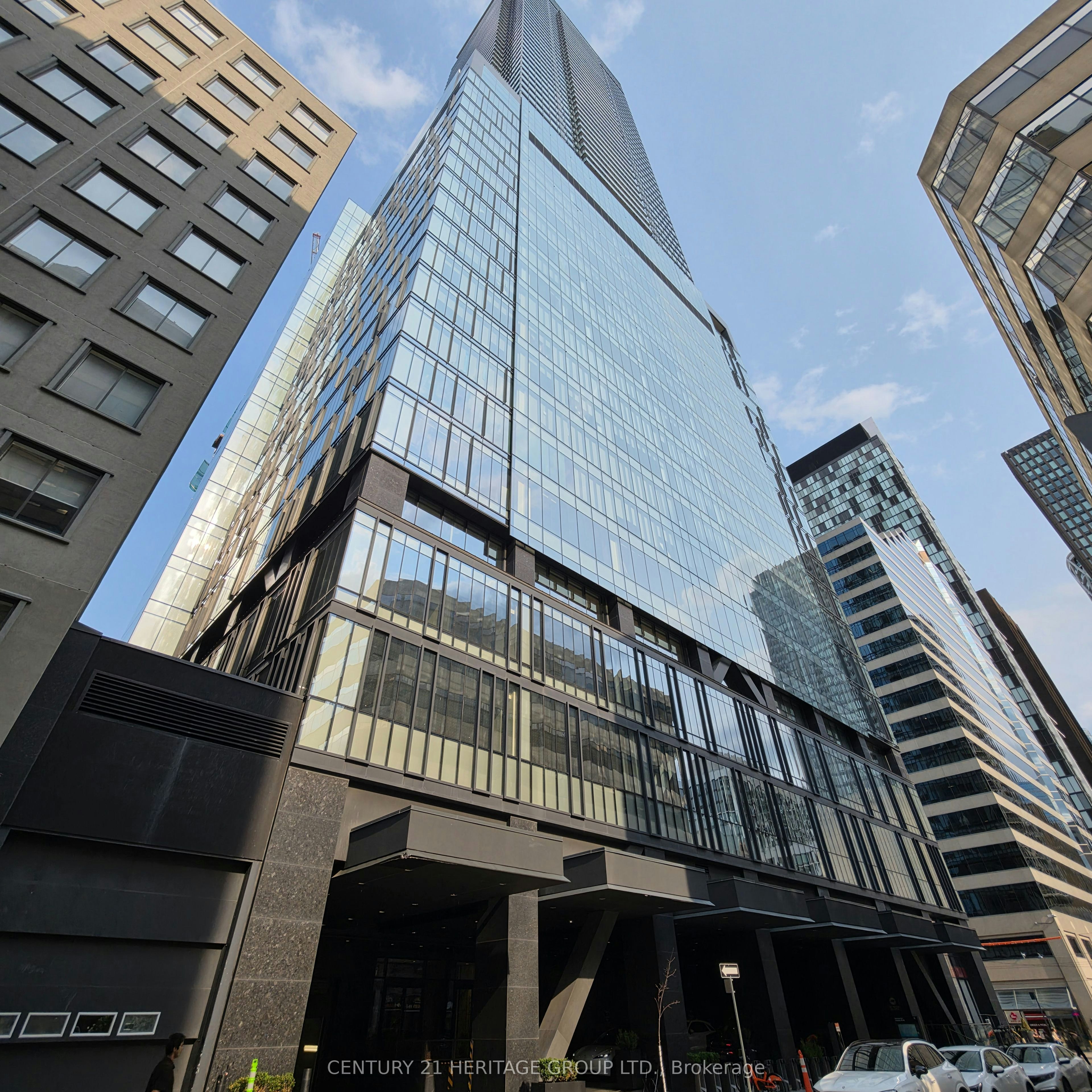 3005-488 University Avenue, Toronto, ON, M5G 0C1