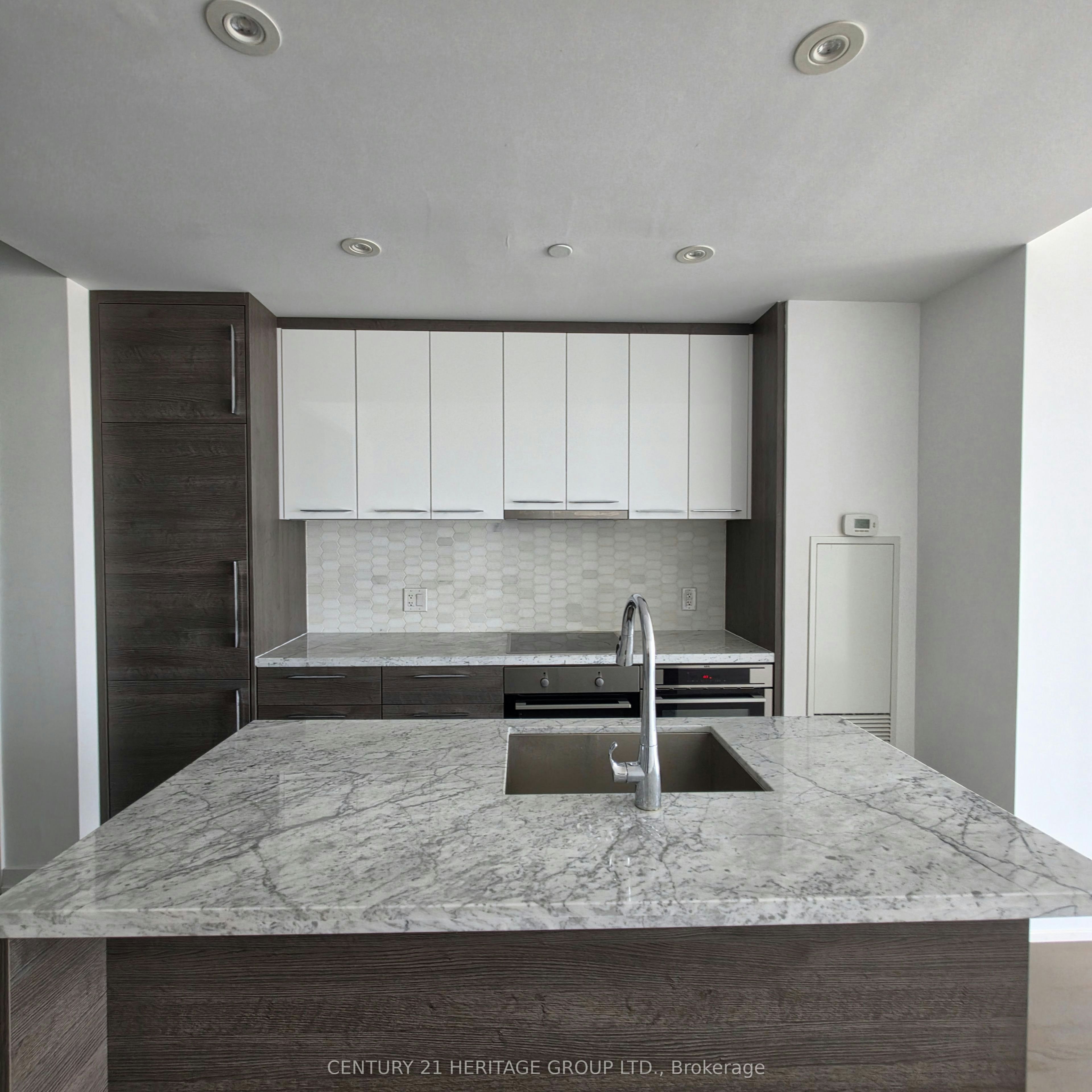 3005-488 University Avenue, Toronto, ON, M5G 0C1 - 14