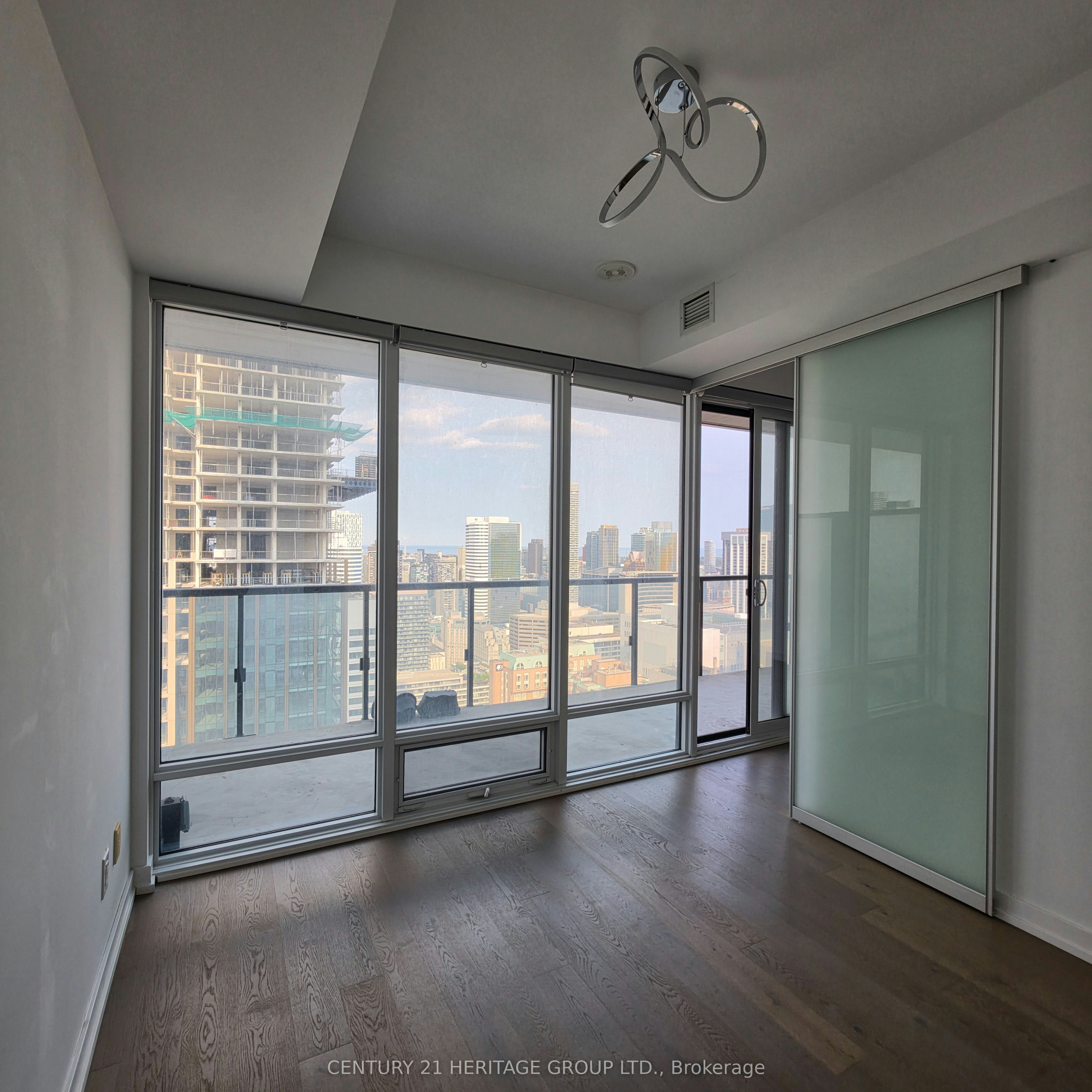 3005-488 University Avenue, Toronto, ON, M5G 0C1 - 5