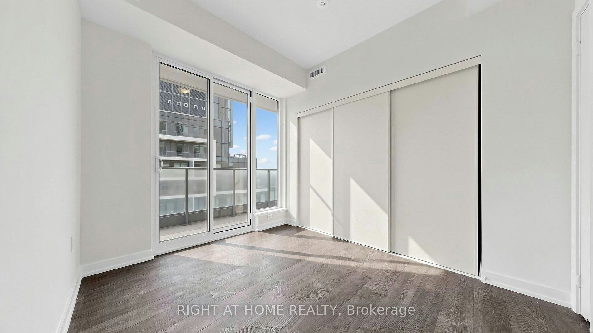 S2702-8 Olympic Garden Drive, Toronto, ON, M2M 0B9 - 15