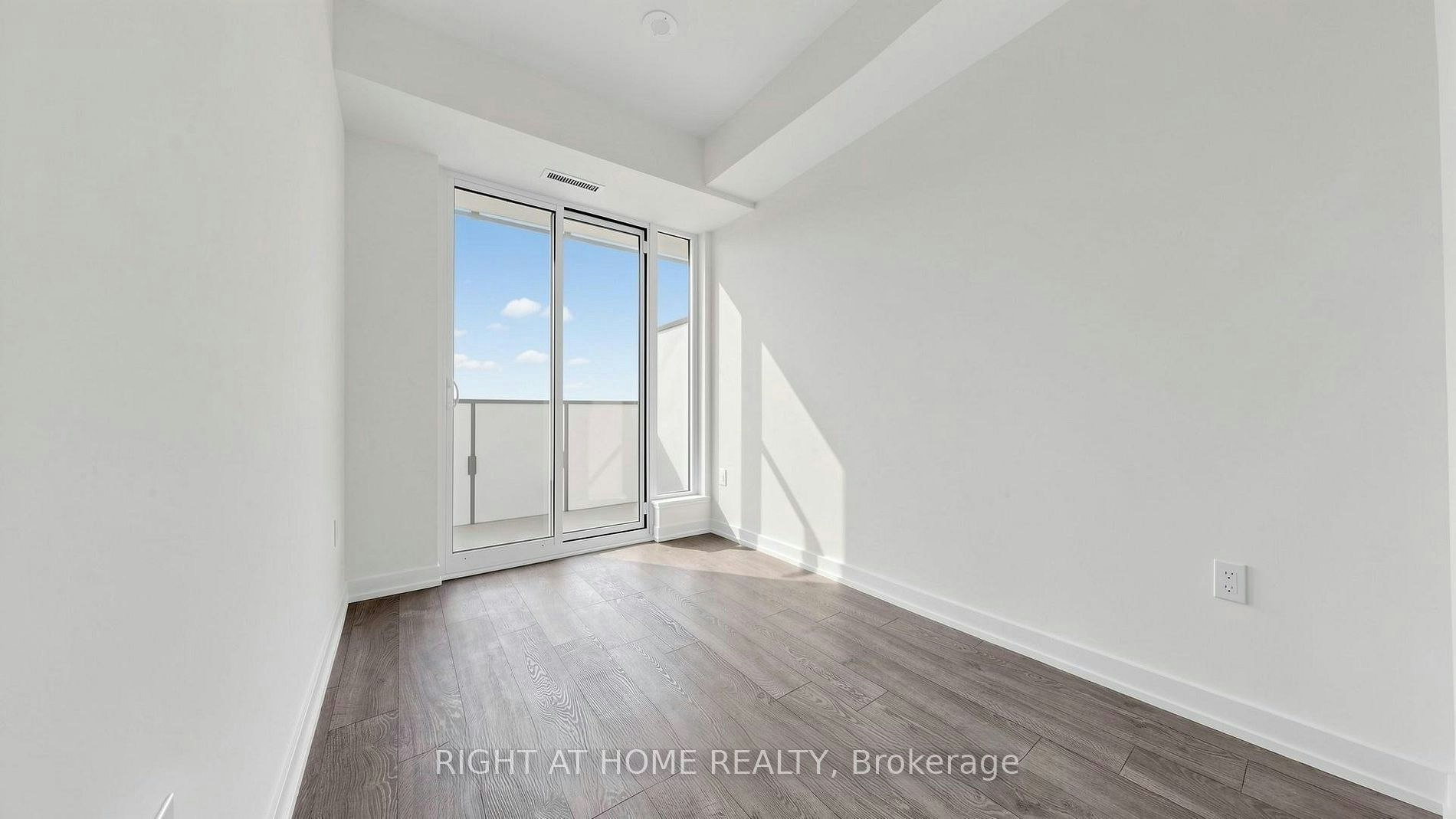 S2702-8 Olympic Garden Drive, Toronto, ON, M2M 0B9 - 10