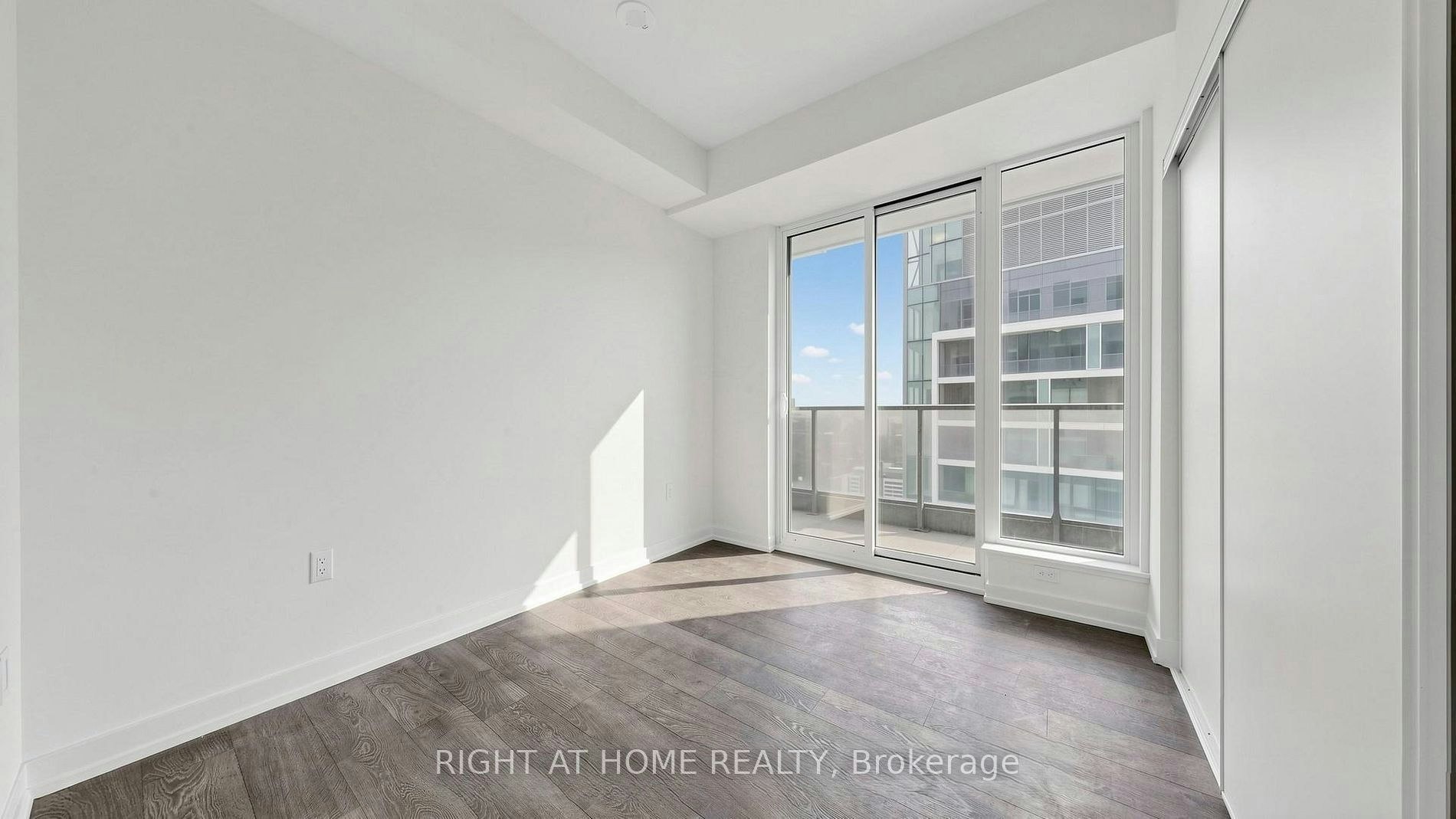 S2702-8 Olympic Garden Drive, Toronto, ON, M2M 0B9 - 14