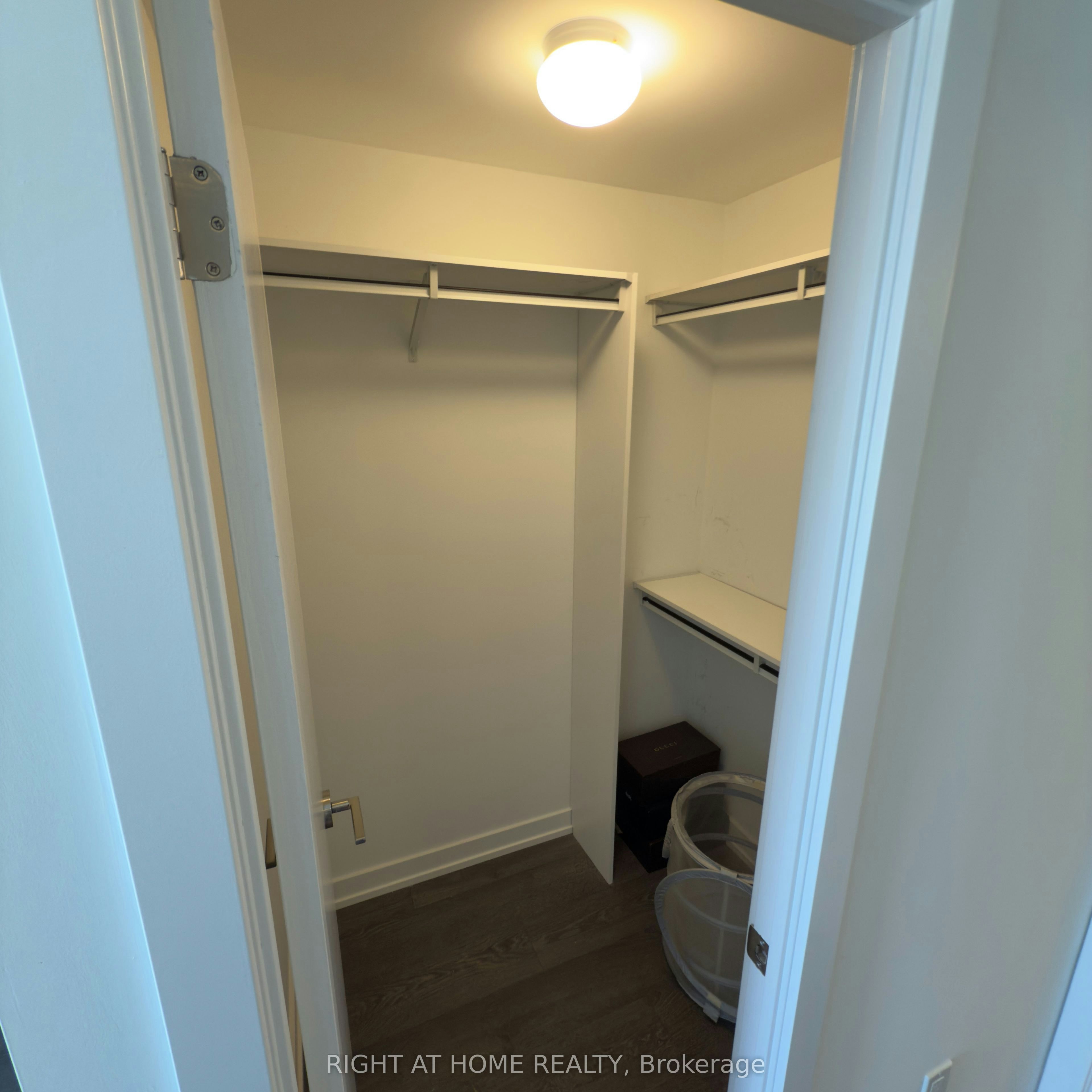 S2702-8 Olympic Garden Drive, Toronto, ON, M2M 0B9 - 12