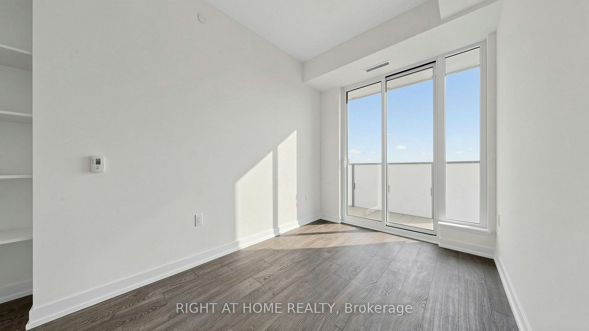 S2702-8 Olympic Garden Drive, Toronto, ON, M2M 0B9 - 11