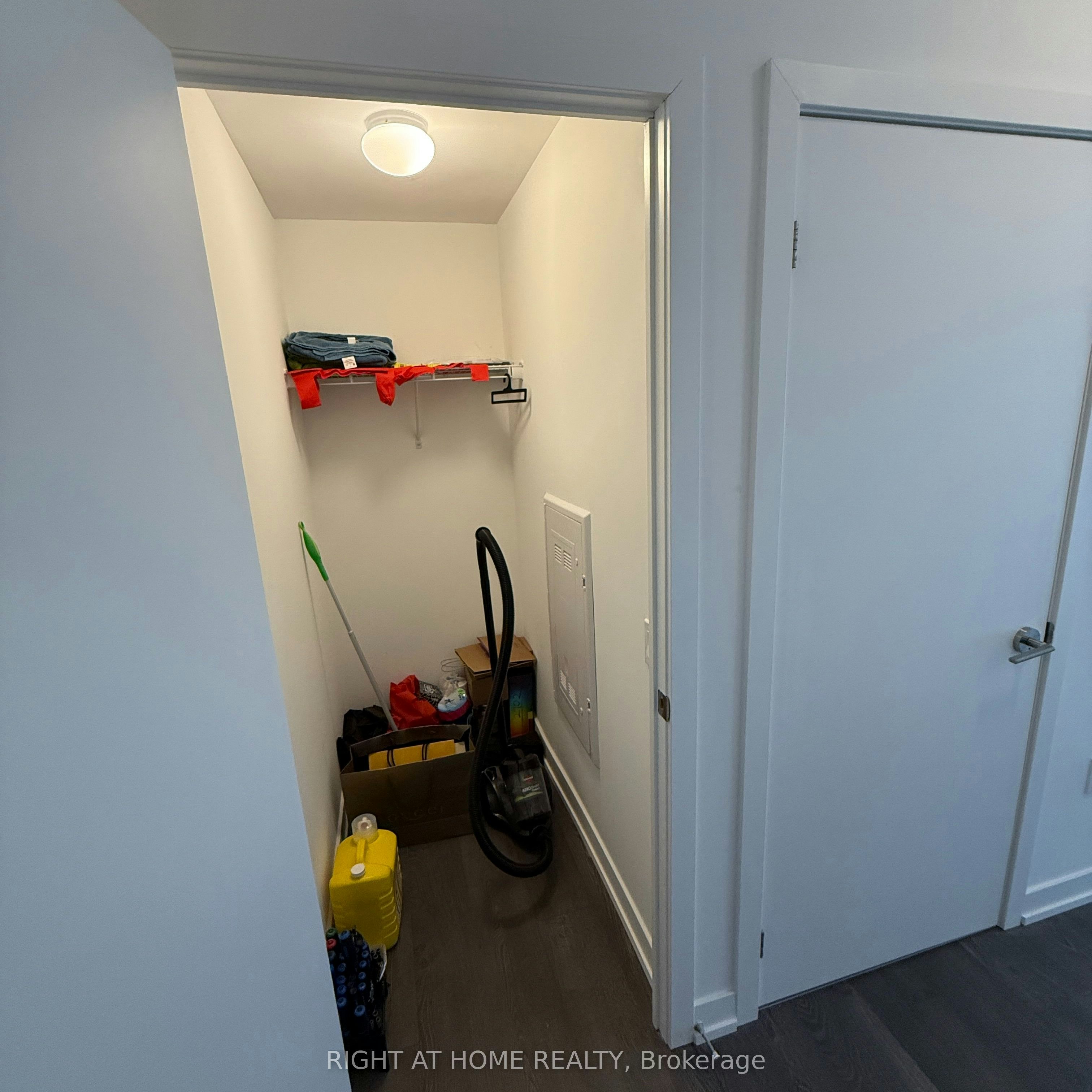 S2702-8 Olympic Garden Drive, Toronto, ON, M2M 0B9 - 22