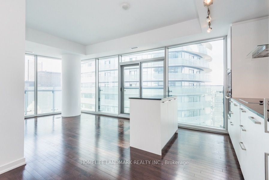 5110-12 York Street, Toronto, ON, M5J 0A9 - 4