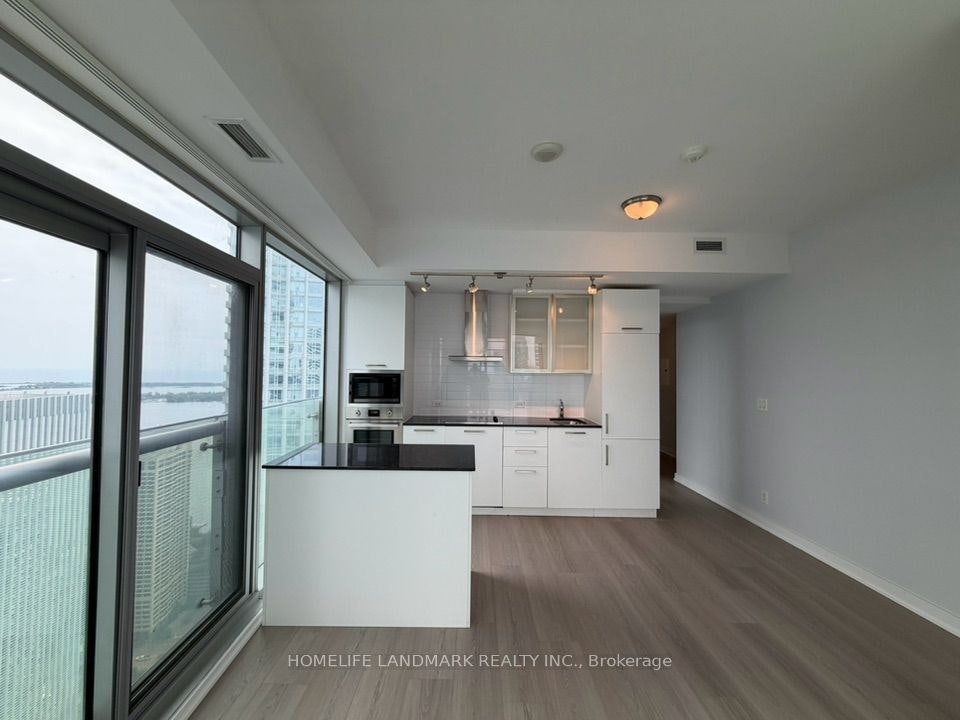5110-12 York Street, Toronto, ON, M5J 0A9 - 5