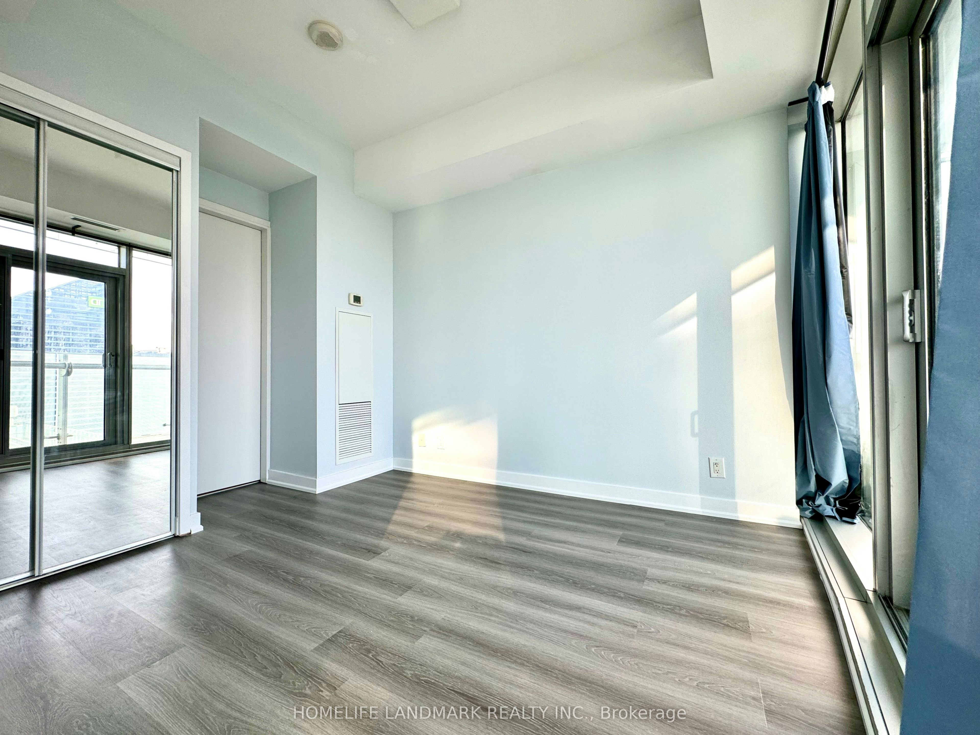 5110-12 York Street, Toronto, ON, M5J 0A9 - 16