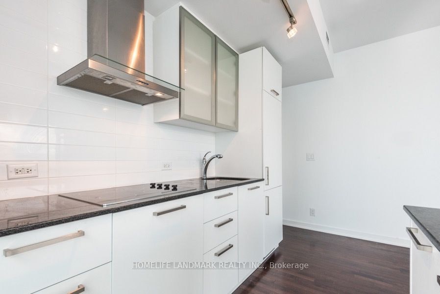 5110-12 York Street, Toronto, ON, M5J 0A9 - 8