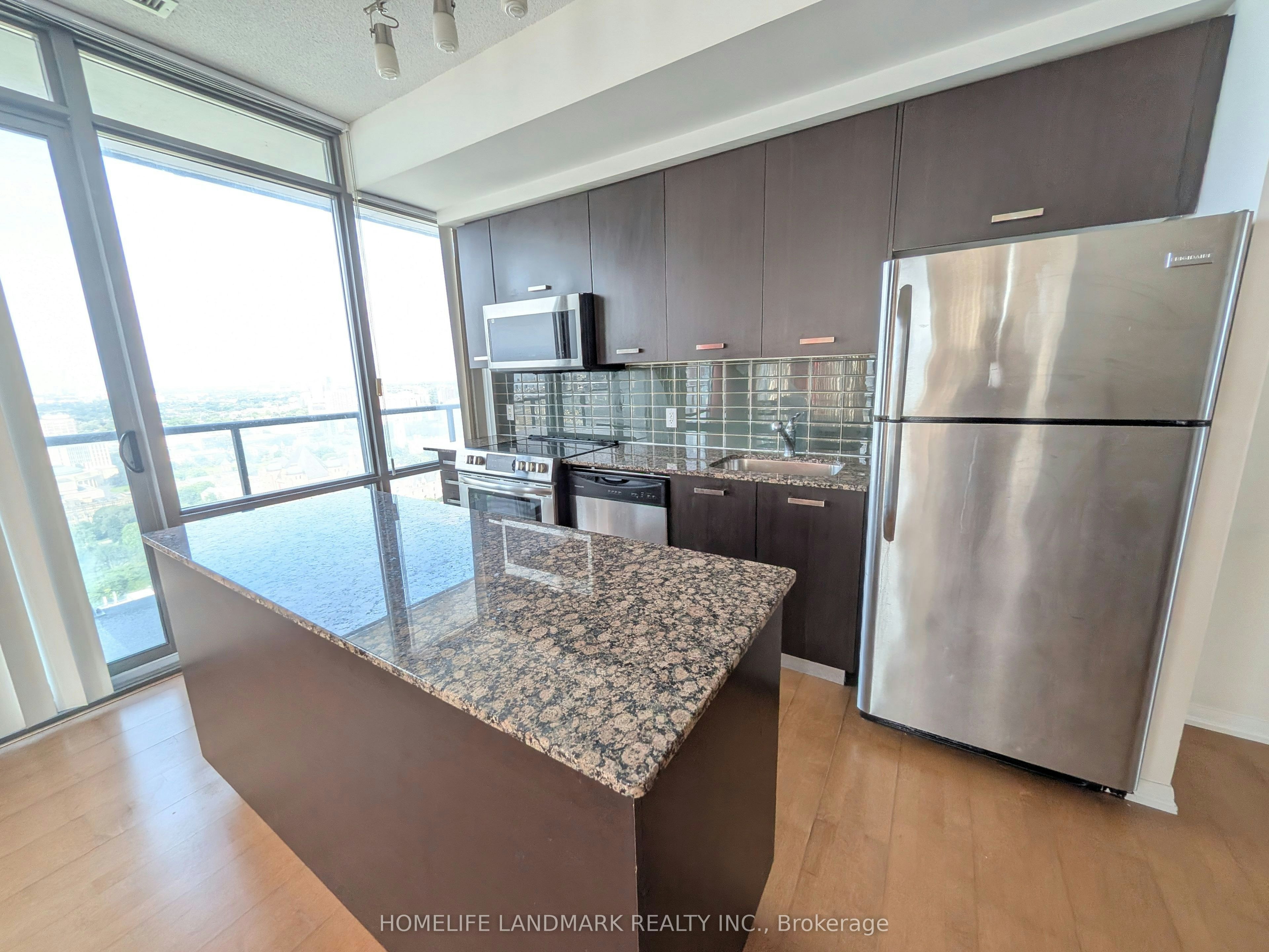 3310-832 Bay Street, Toronto, ON, M5S 1Z6 - 6
