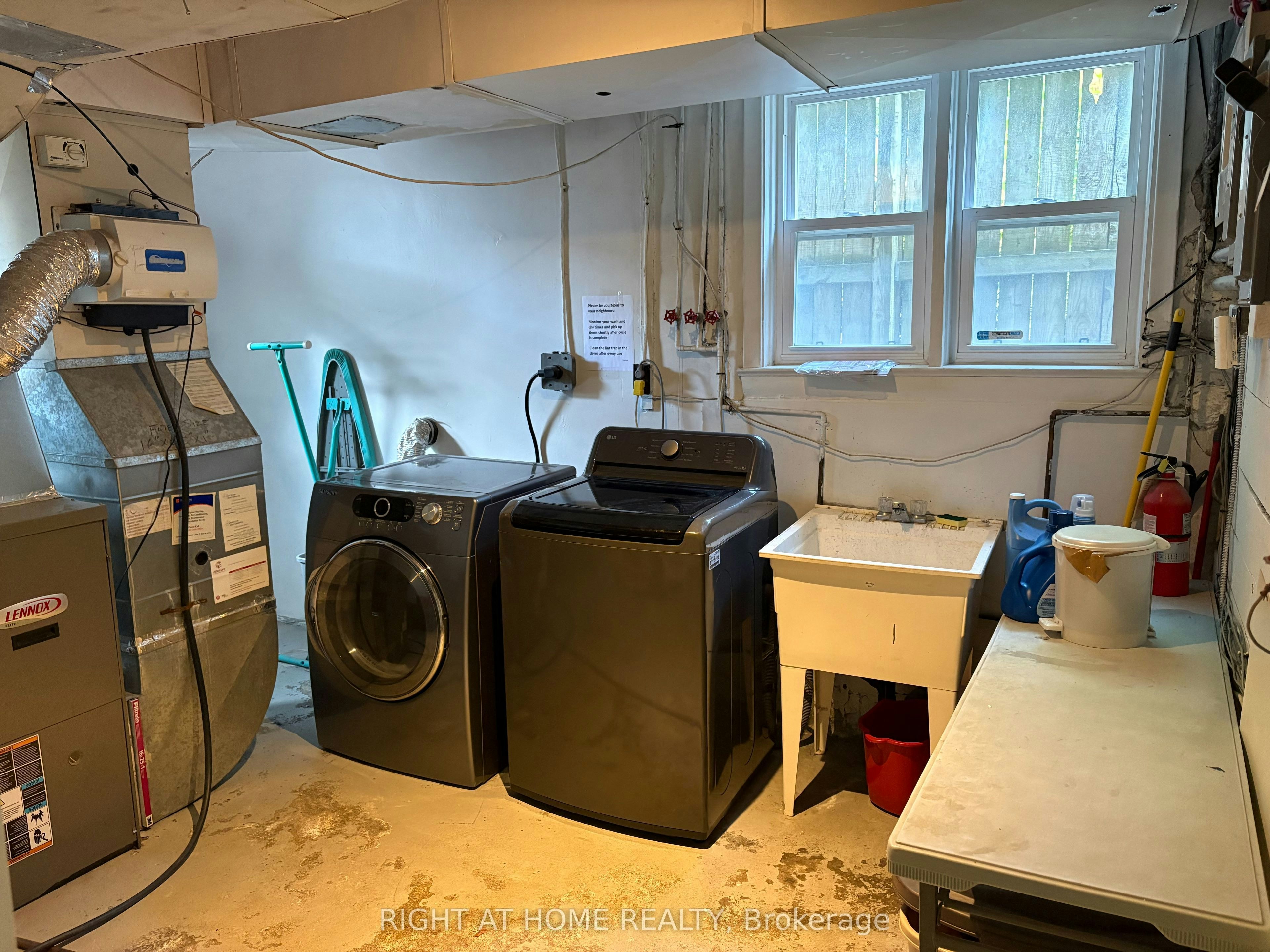 one-170 Bowood Avenue, Toronto, ON, M4N 1Y6 - 14