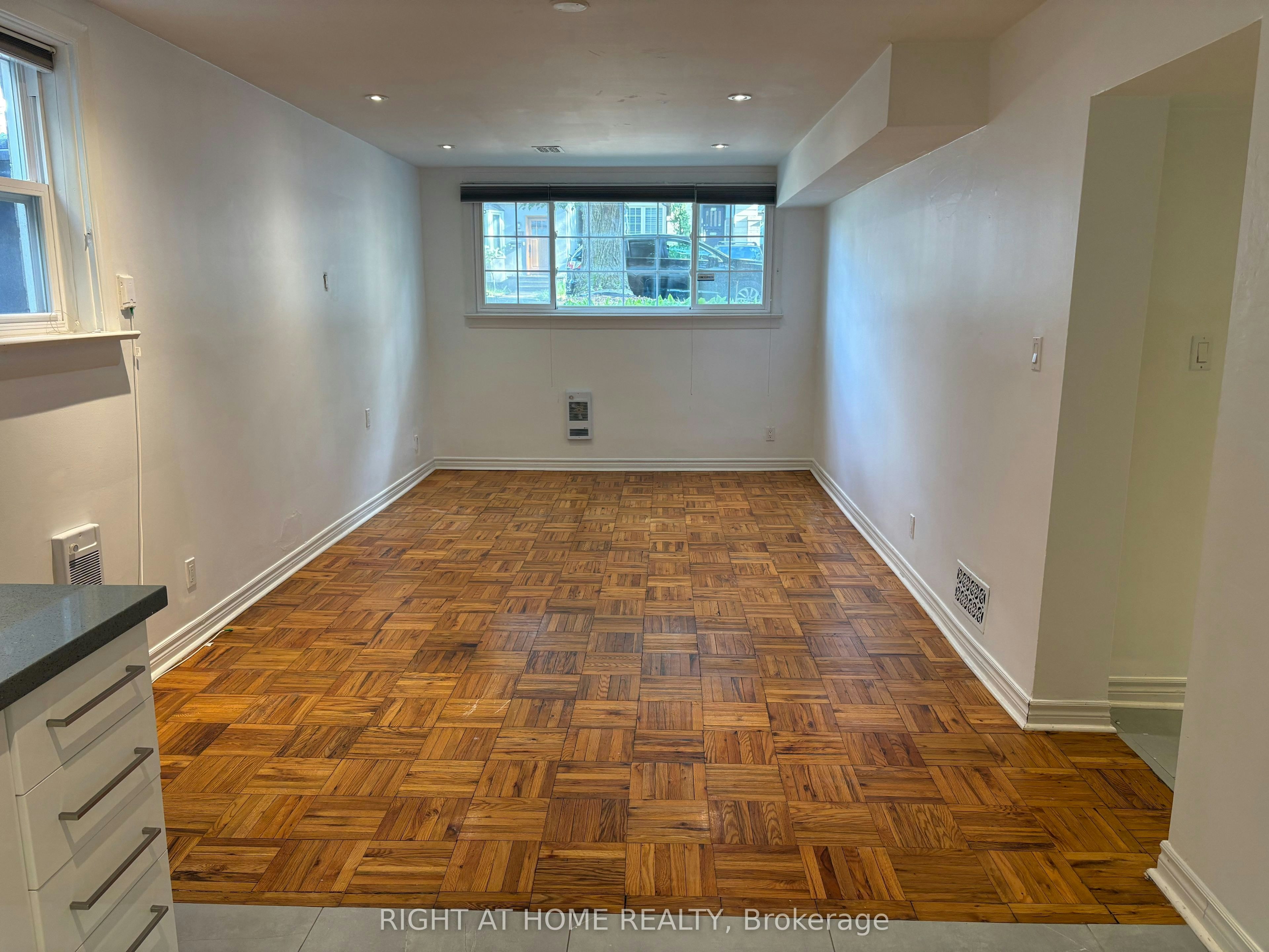one-170 Bowood Avenue, Toronto, ON, M4N 1Y6 - 4