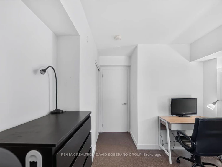 112 Varna Drive, Toronto, ON, M6A 0C6 - 24