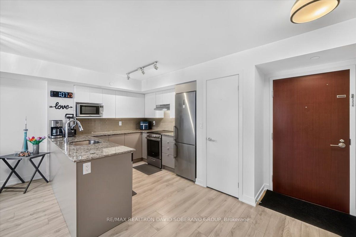 4-112 Varna Drive - 4