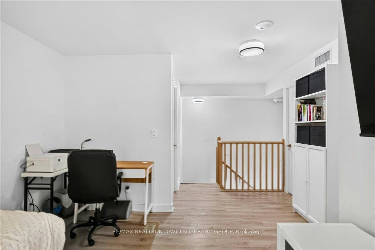 112 Varna Drive, Toronto, ON, M6A 0C6 - 15