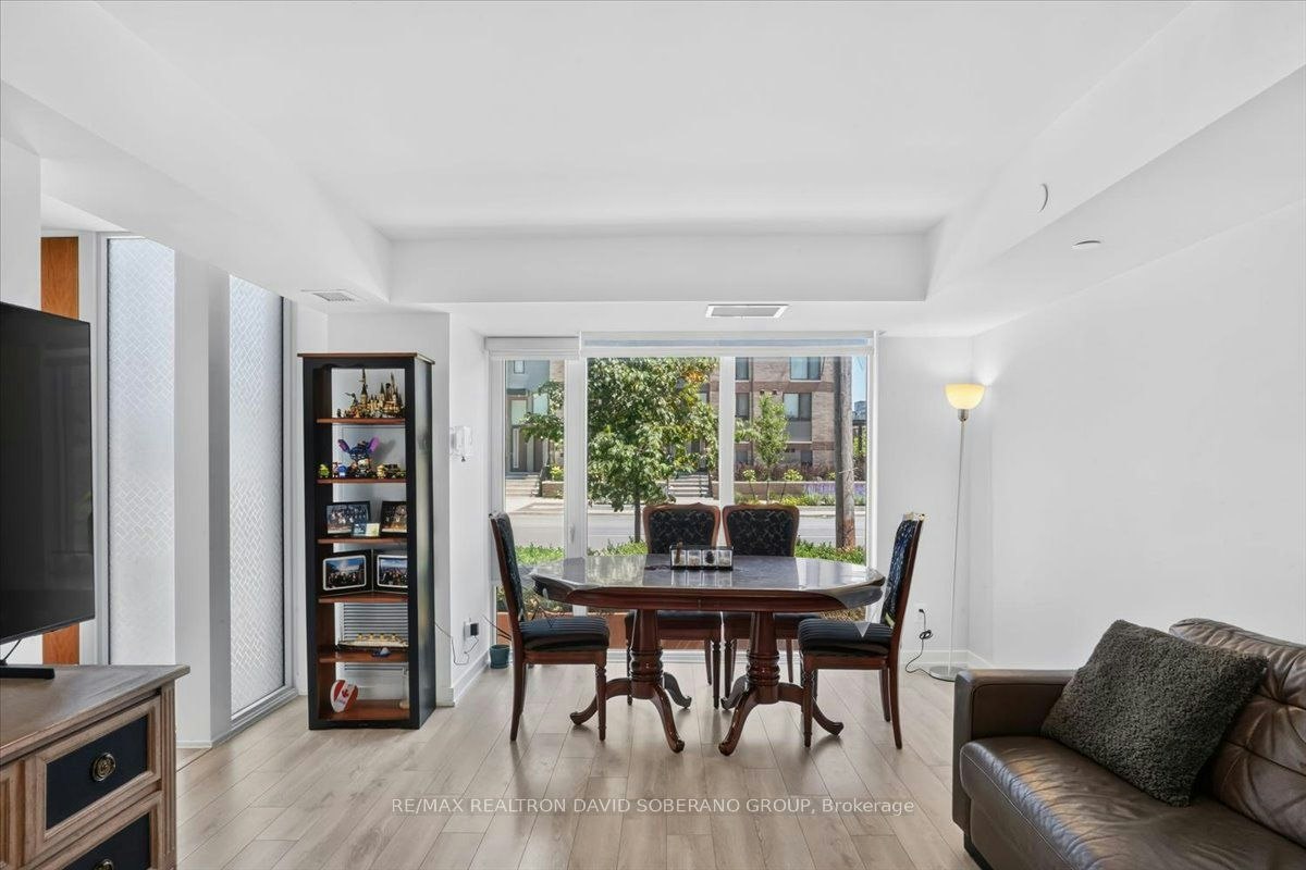 112 Varna Drive, Toronto, ON, M6A 0C6 - 7