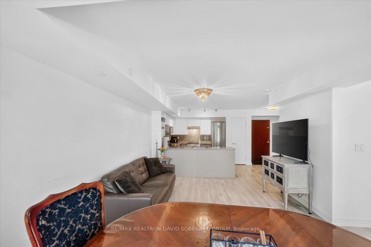 4-112 Varna Drive - 5