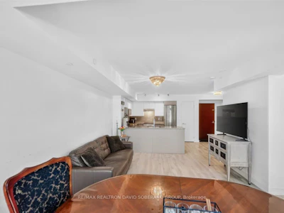 4-112 Varna Drive - 5