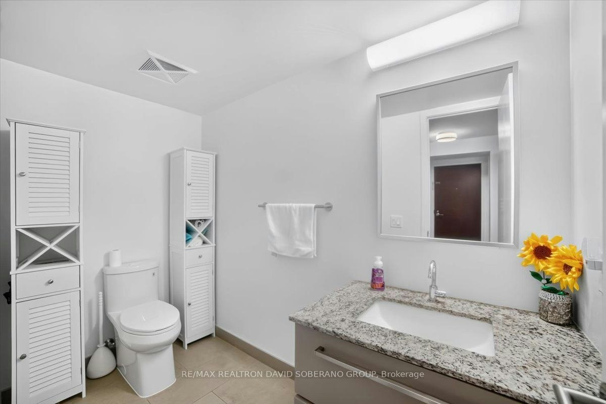 112 Varna Drive, Toronto, ON, M6A 0C6 - 13