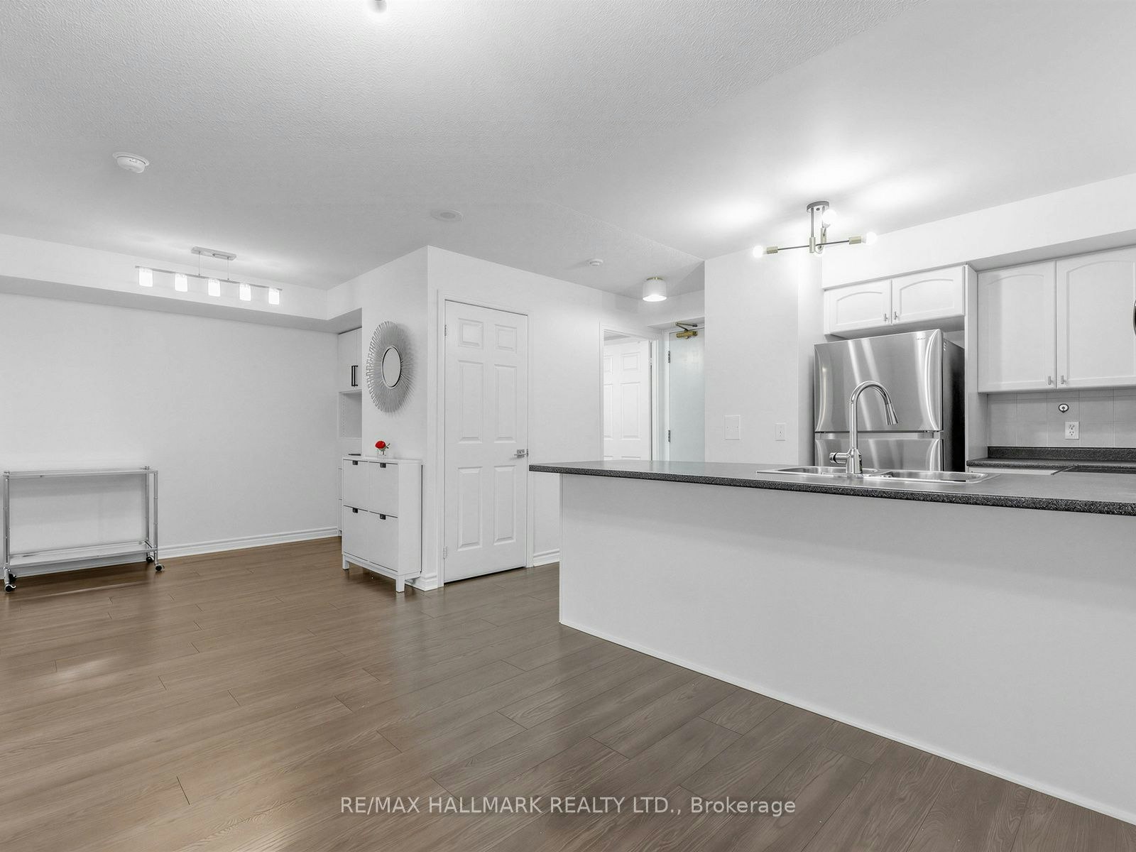805-30 Grand Trunk Crescent, Toronto, ON, M5J 3A4 - 9