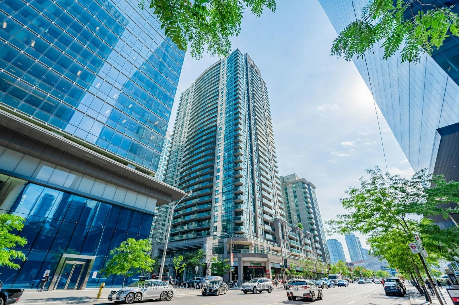 805-30 Grand Trunk Crescent, Toronto, ON, M5J 3A4