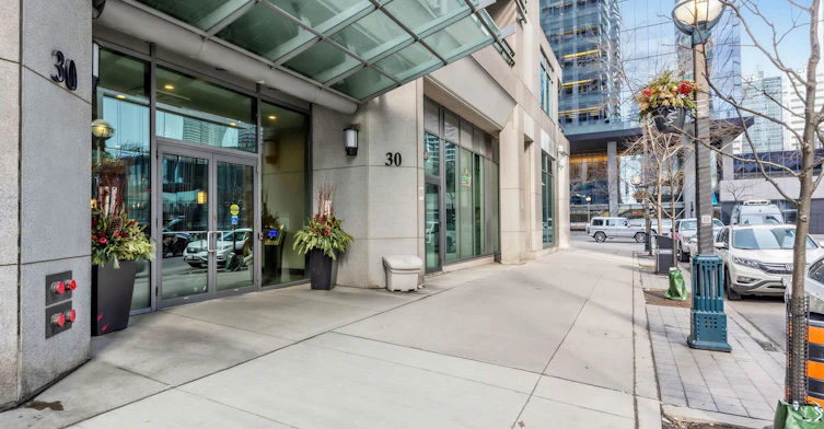 805-30 Grand Trunk Crescent, Toronto, ON, M5J 3A4 - 41